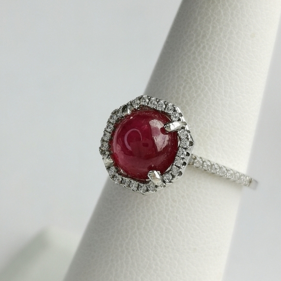 EXQUISITE cabochon Ruby ring with white sapphire halo size 8 - Picture 2 of 8